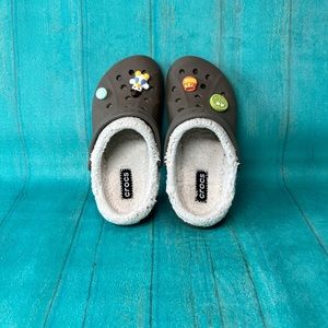 Crocs kids Mammoth Lined Clogs Brown Synthetic Material size: 12-13